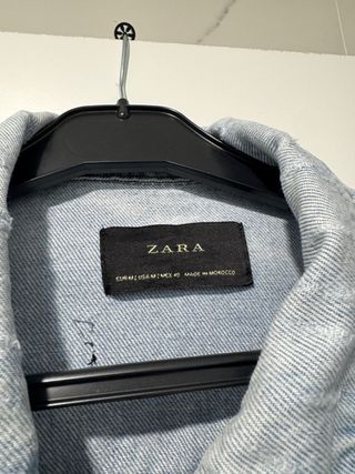 Cazadora vaquera Zara desgastada Talla M