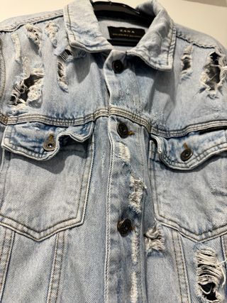 Cazadora vaquera Zara desgastada Talla M