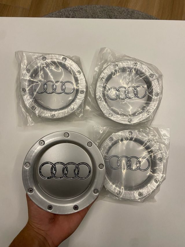4 Tapabujes Audi 146mm modelo RS4 old