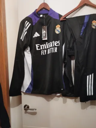 Chándal Adidas Negro y Morado original.