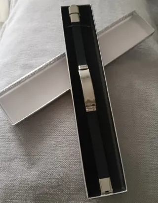 Pulsera Negra y Plateada Nueva