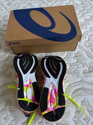Asics Gel-Noosa Tri 12 Mujer Talla 40.5