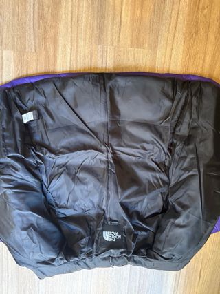 Chaqueta The North Face Morada y Negra