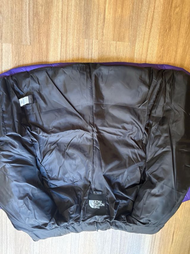 Chaqueta The North Face Morada y Negra