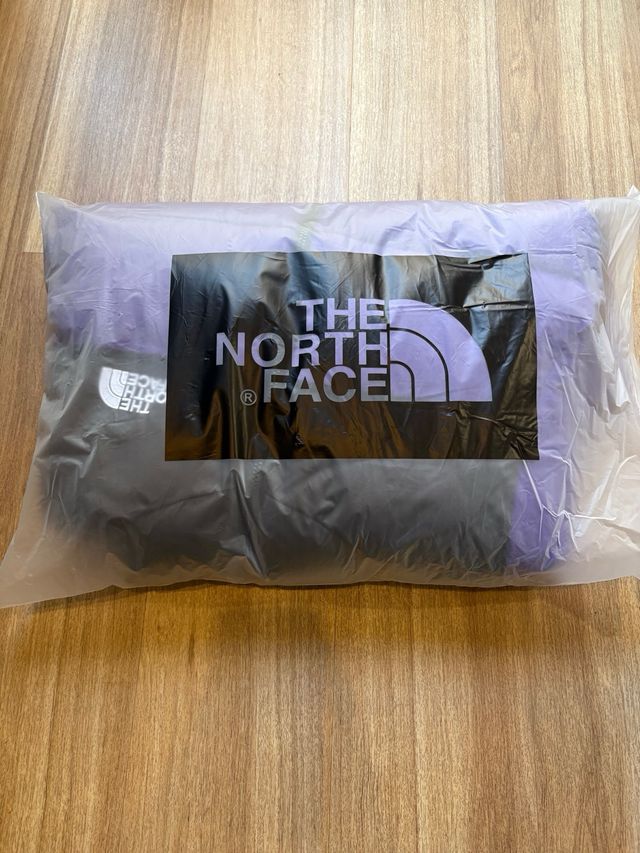 Chaqueta The North Face Morada y Negra