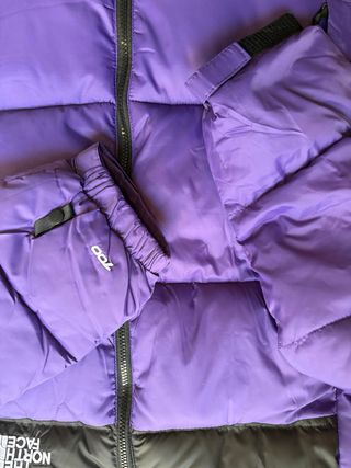 Chaqueta The North Face Morada y Negra