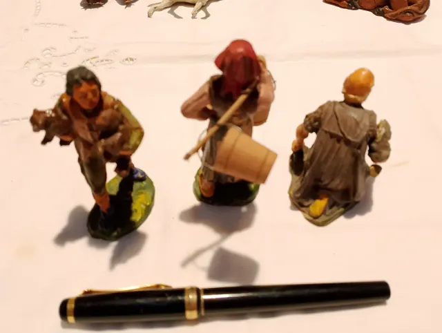 3 statuine presepe CC Milano
