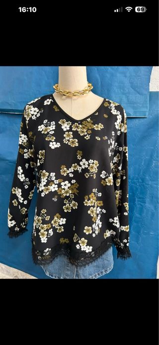 Blusa floral negra talla XL