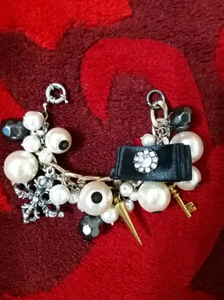 Pulsera abalorios perlas y cruz