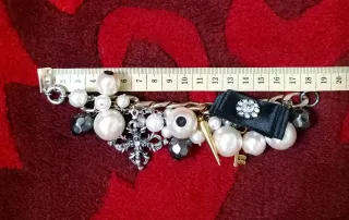 Pulsera abalorios perlas y cruz