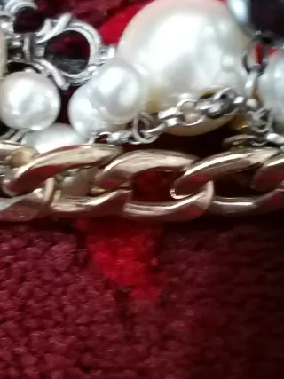 Pulsera abalorios perlas y cruz