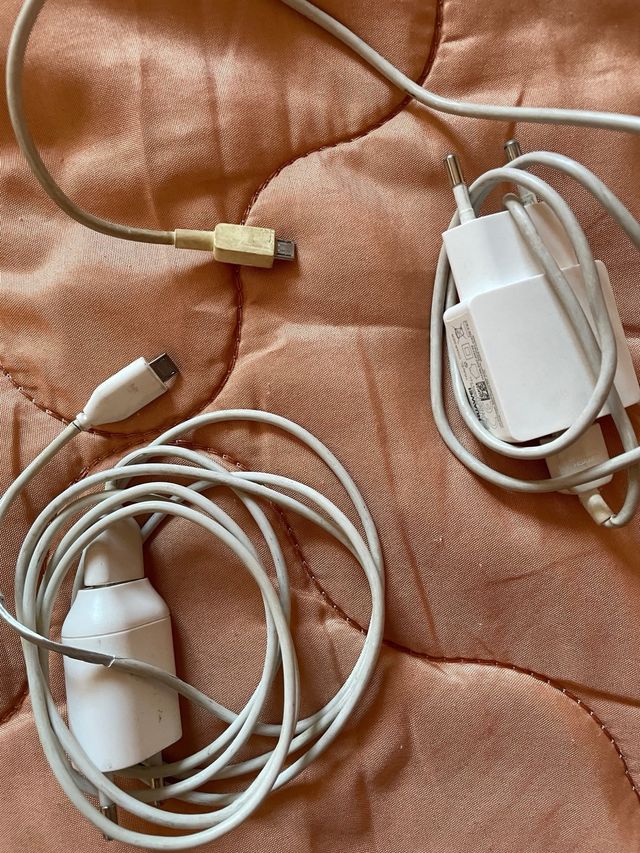 Cargadores y cables USB