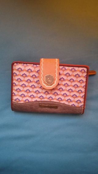Cartera de mujer con estampado floral