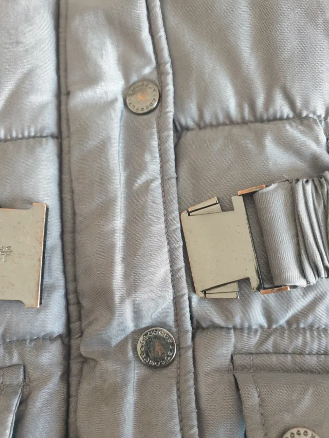 Cappotto grigio con cappuccio per 7 anni