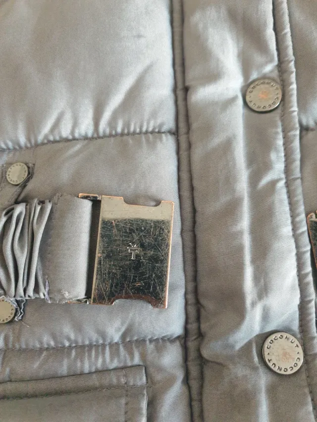 Cappotto grigio con cappuccio per 7 anni