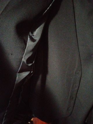 Traje negro talla 38 chaqueta y pantalón