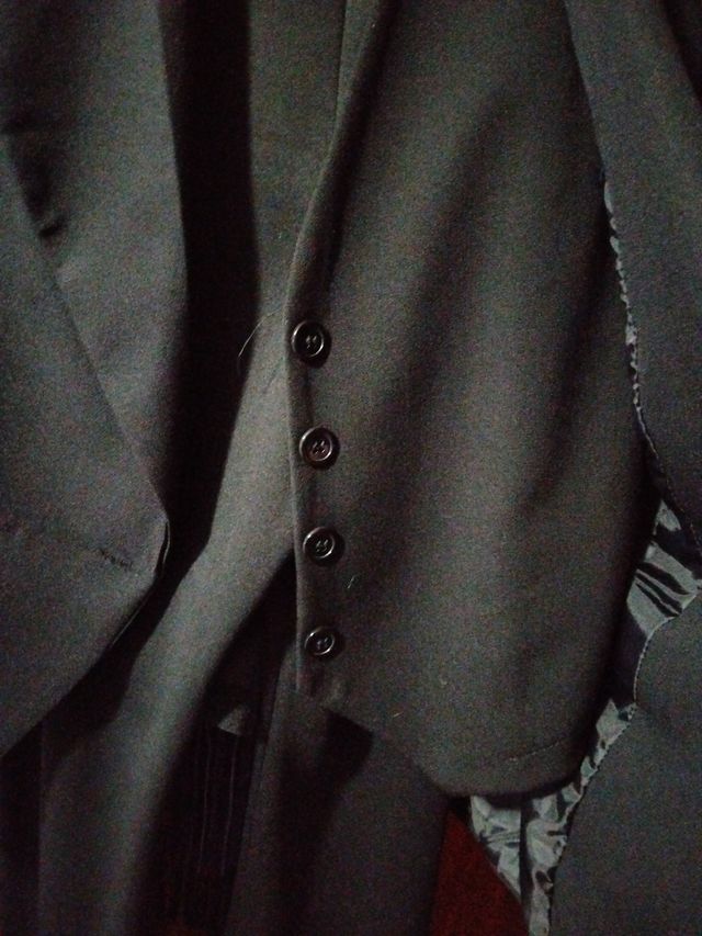 Traje negro talla 38 chaqueta y pantalón