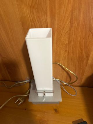 Lámpara/lámpara de mesa moderna plateada y blanca