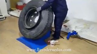 NUEVA: Desmontadora de ruedas de camión eléctrica