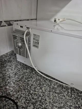 Microondas Moulinex Beige y blanco.