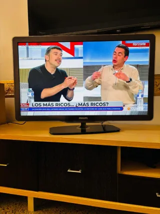 Televisor Philips Negro y Marrón