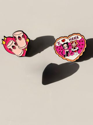 Spille NANA smaltate a forma di cuore