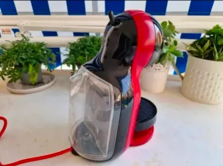 Cafetera Dolce Gusto Roja