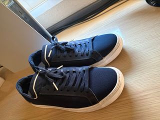 Zapatillas Lacoste Azul Marino y Blanco