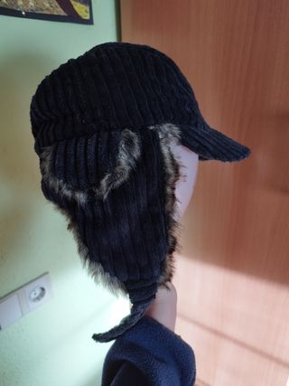 Gorro cazador con orejeras gris