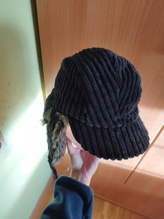 Gorro cazador con orejeras gris