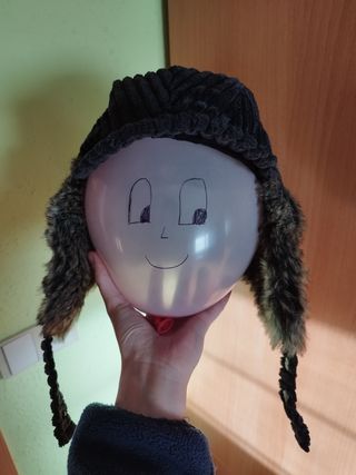 Gorro cazador con orejeras gris