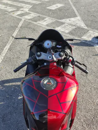 Kawasaki Ninja ZX6R 2008 bitono roja/negra