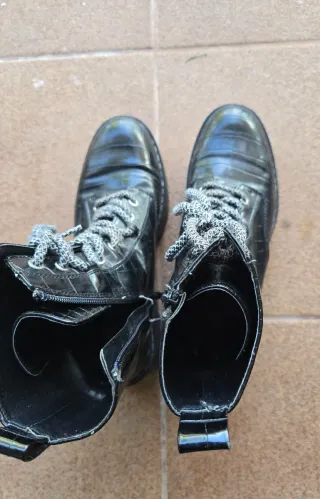 Botines negros tipo Martens