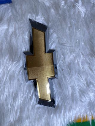 Emblema Logo Chevrolet Dorado Corbatín