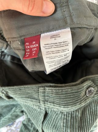 Pantalón pana Comptoir des Cotonniers en verde