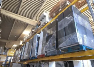 Lotti di frigoriferi e lavatrici in vendita