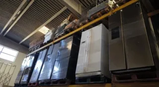 Lotti di frigoriferi e lavatrici in vendita