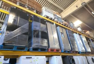 Lotti di frigoriferi e lavatrici in vendita