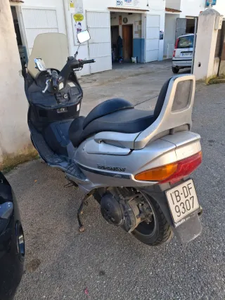 Suzuki Burgman 400 Plata