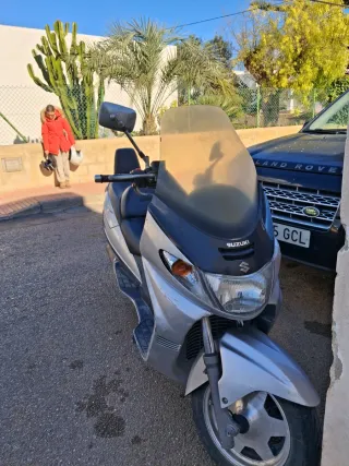 Suzuki Burgman 400 Plata