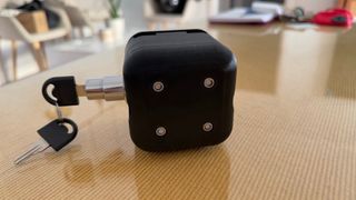 Soporte Navifly 6.25” con Llave