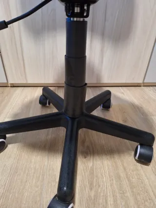 Silla de escritorio con ruedas