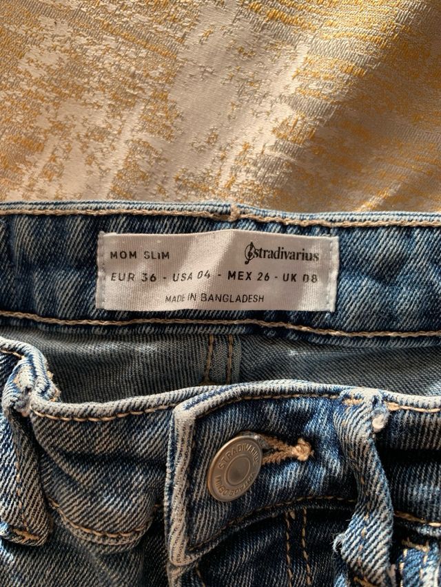 Pantalón tejano desgastado