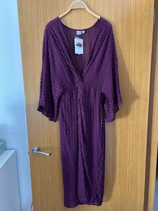 Vestido morado con pedrería