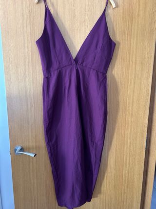 Vestido morado con pedrería