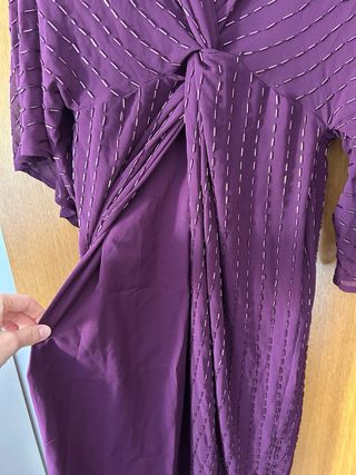 Vestido morado con pedrería