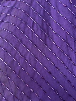 Vestido morado con pedrería