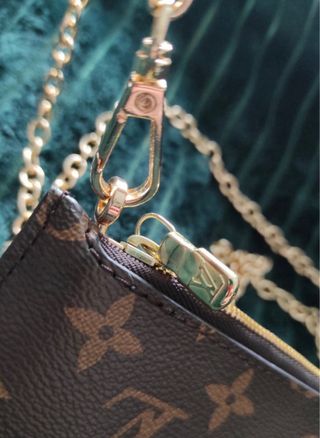 tornillo para poner correa a Pochette lv