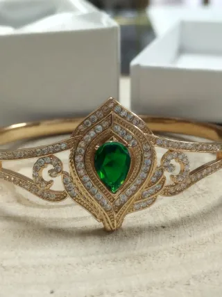 Pulsera Acero Dorado Circonitas  Caja incluida