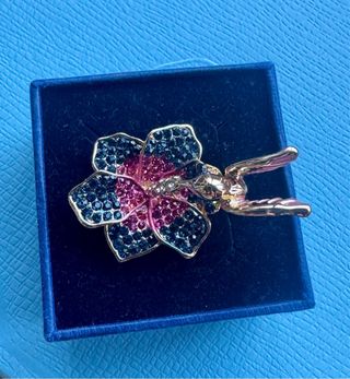 Anillo cristales Swarovski Flor y colibrí